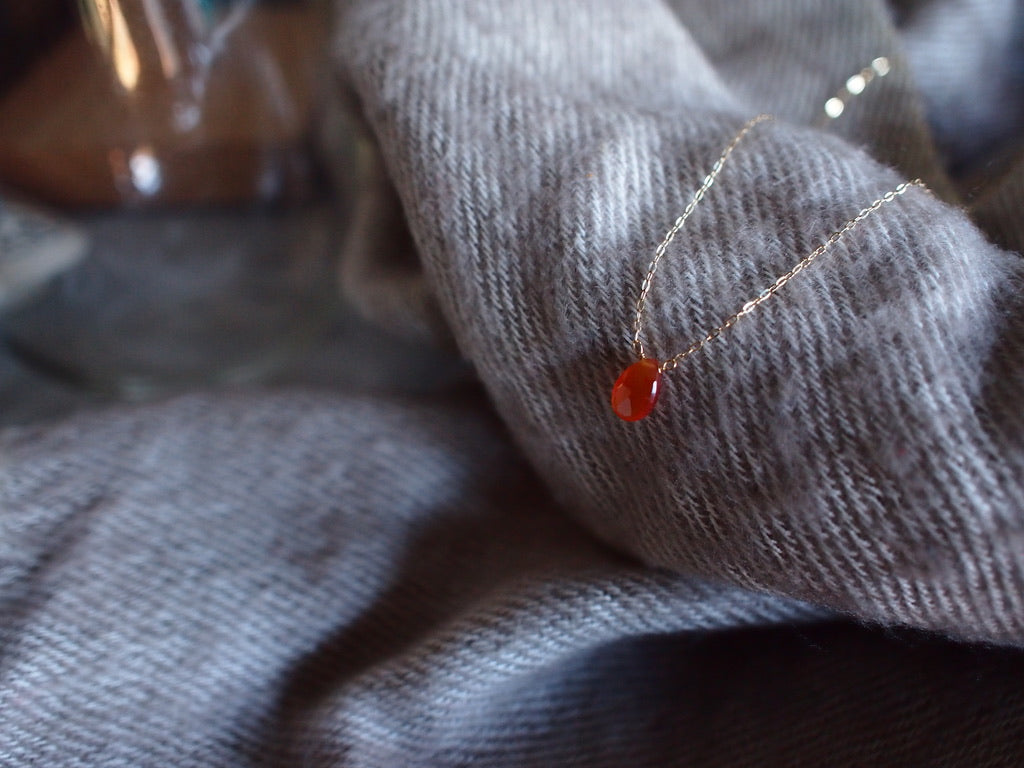 10K NUDE STONE NECKLACE / Carnelian cut