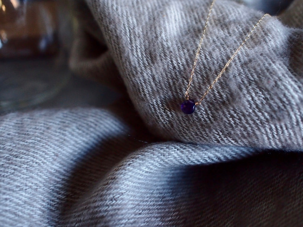 10K NUDE STONE NECKLACE / AMETHYST cut