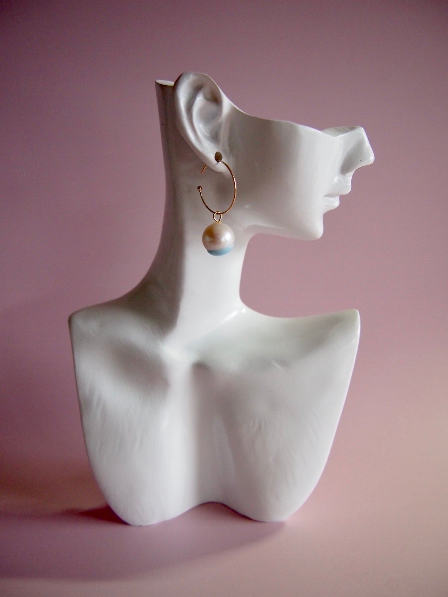 Something BLUE_Hoop earrings S_ Extra large Pearl_WHT K10