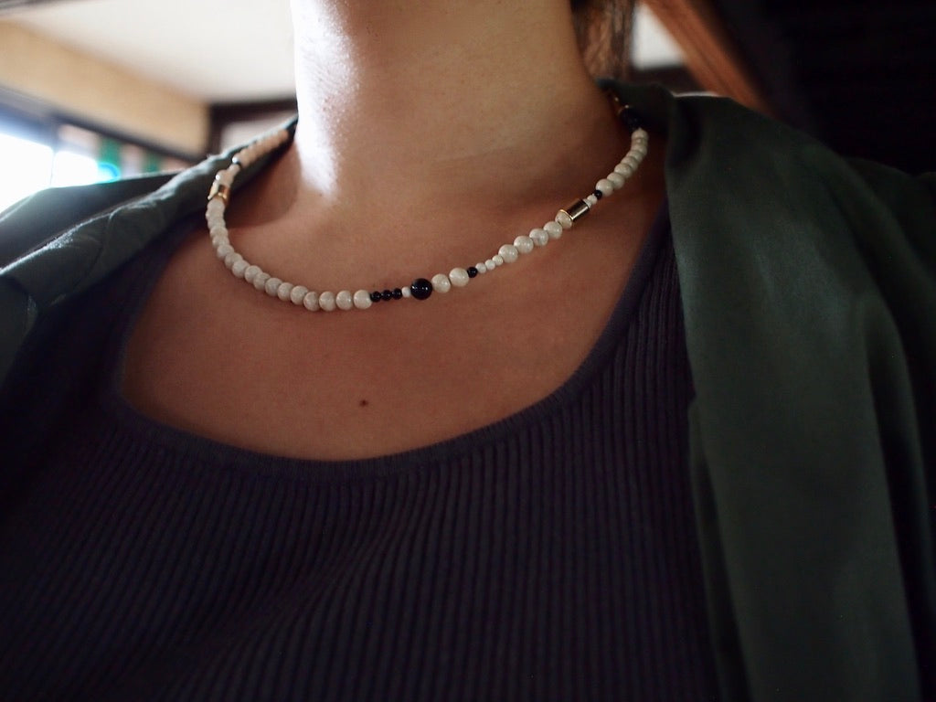 &RINA Stone Wire Necklace_Ivory
