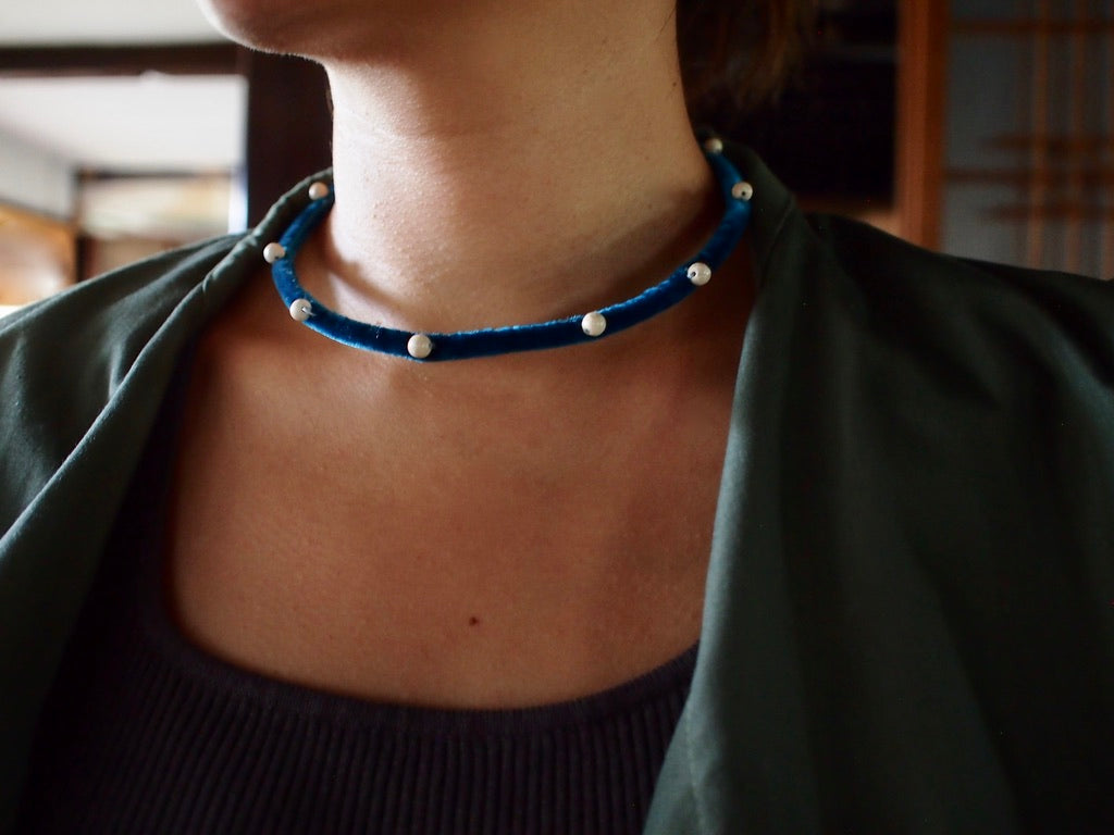 &RINA dots stone Ribbon Choker_Blue