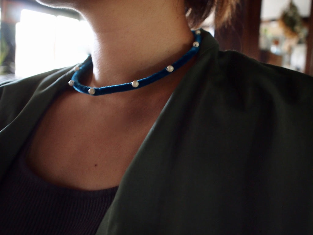 &RINA dots stone Ribbon Choker_Blue