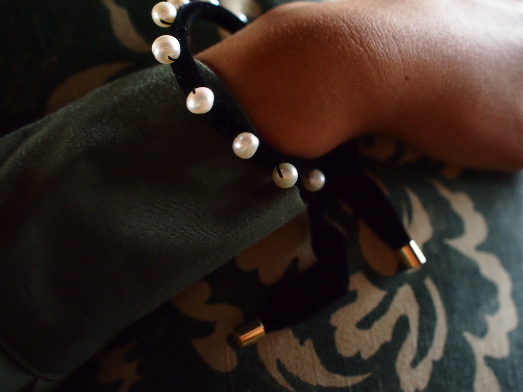 &RINA dots Pearl Ribbon Bracelet_BLK