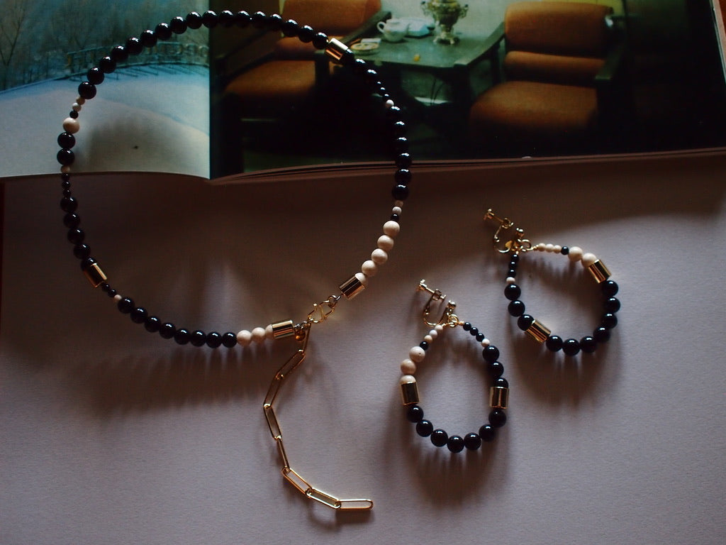 &RINA Stone Wire Necklace_BLK