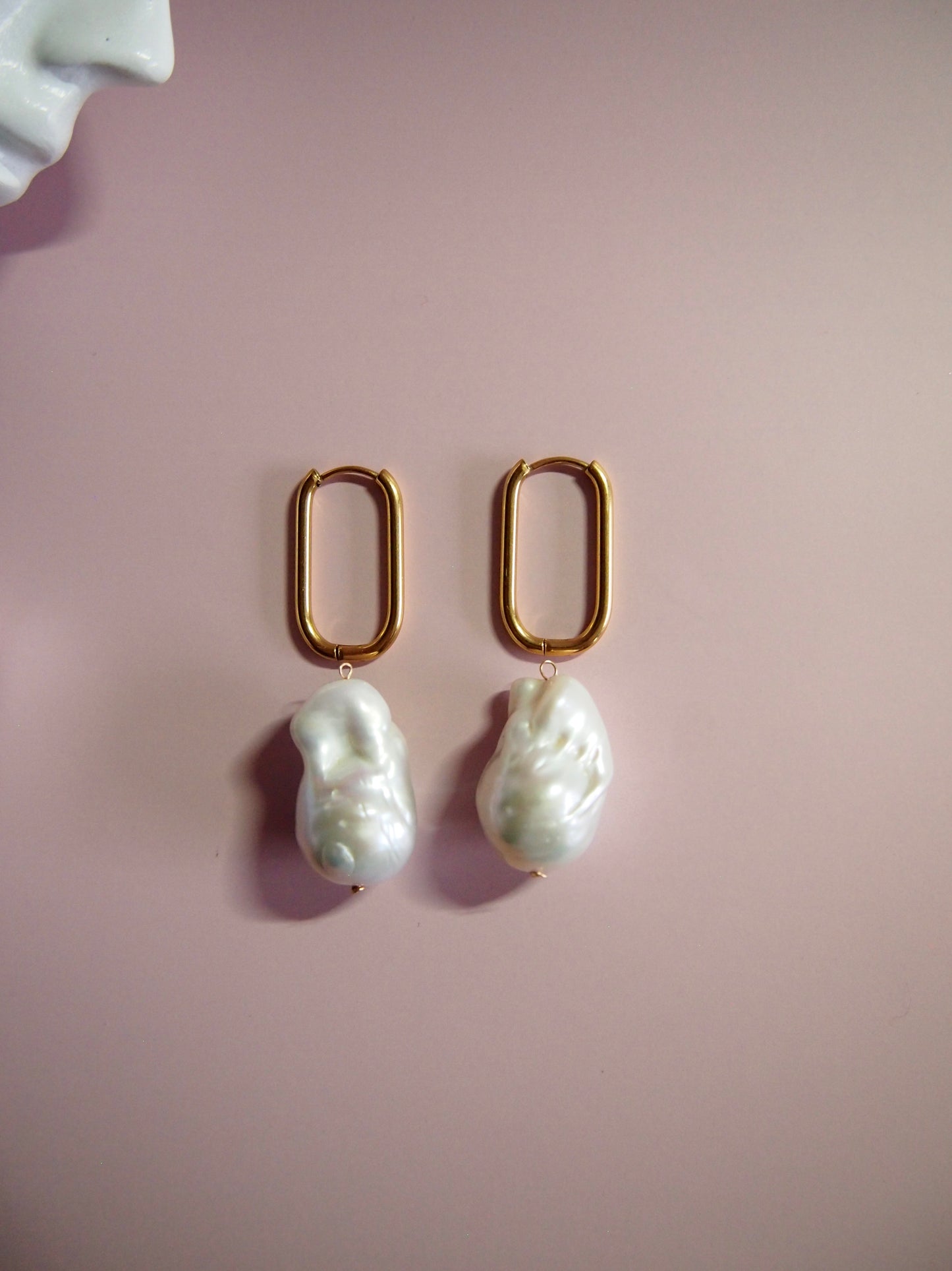 Something BLUE_ Square Hoop Earrings_ Baroque Pearl_WHT / Happy Blue
