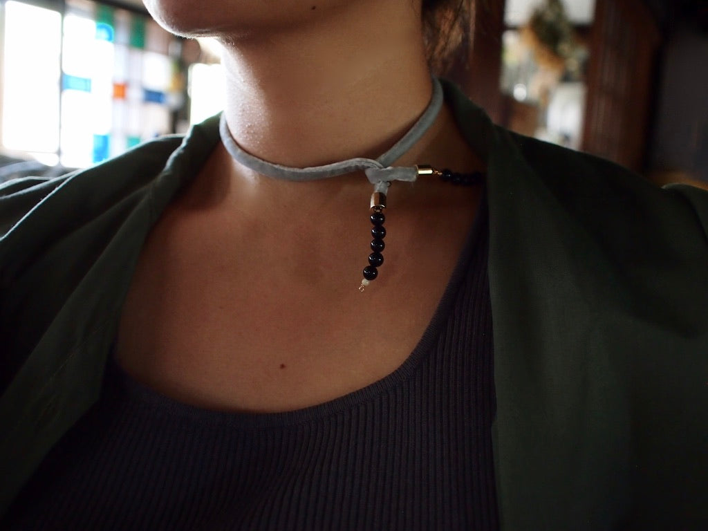 &RINA Side stone Ribbon Choker_Gray