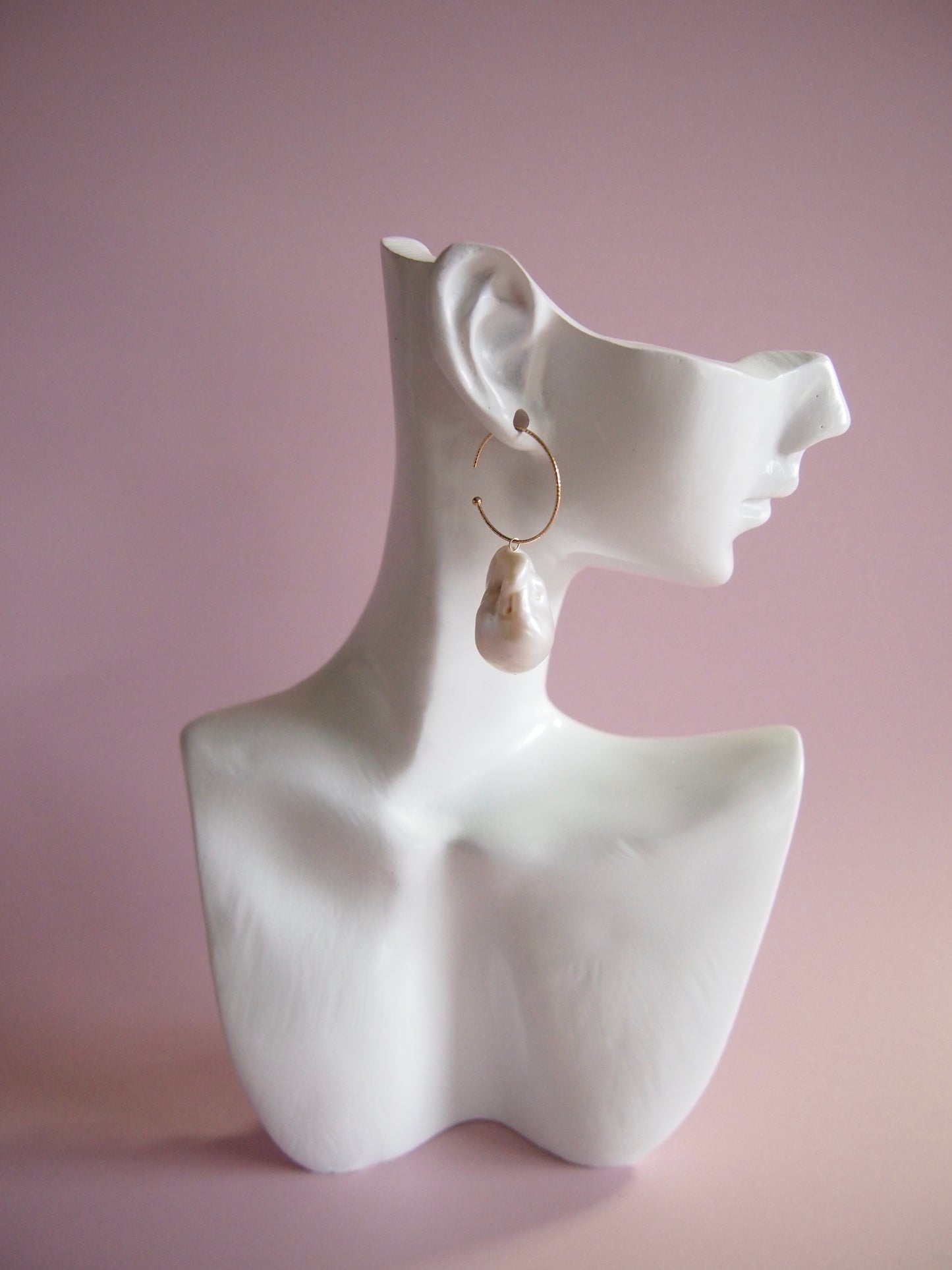 Something BLUE_Hoop earrings S_ Baroque Pearl_WHT K10