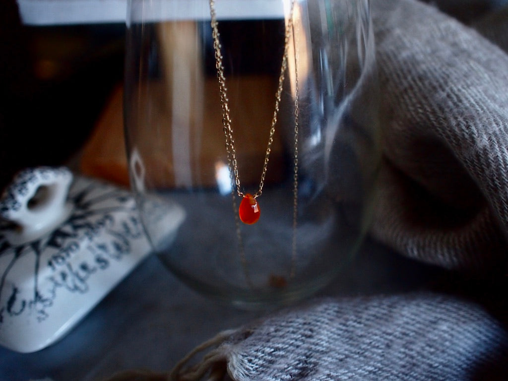 10K NUDE STONE NECKLACE / Carnelian cut