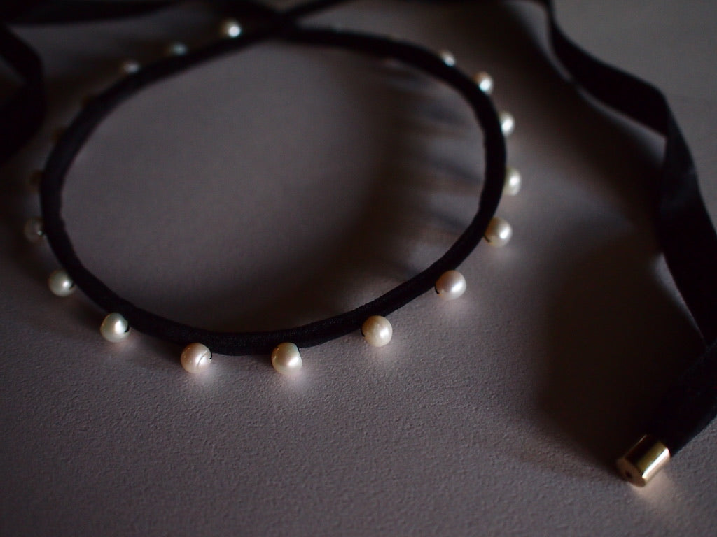 &RINA dots Pearl Ribbon Choker_BLK