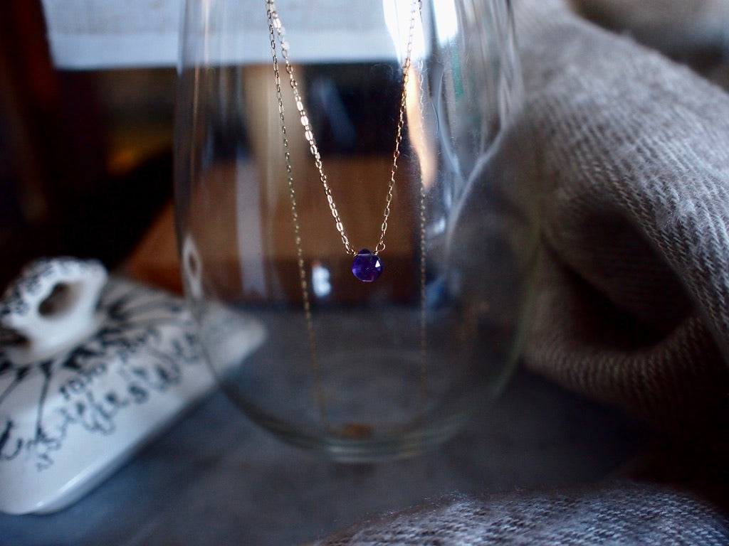 10K NUDE STONE NECKLACE / AMETHYST cut