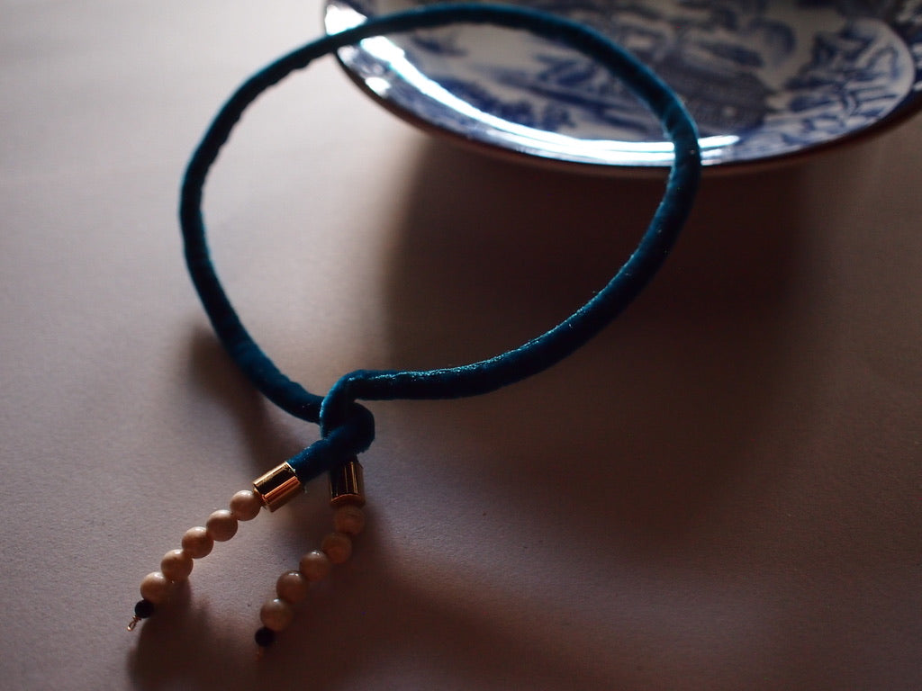 &RINA Side stone Ribbon Choker_Blue