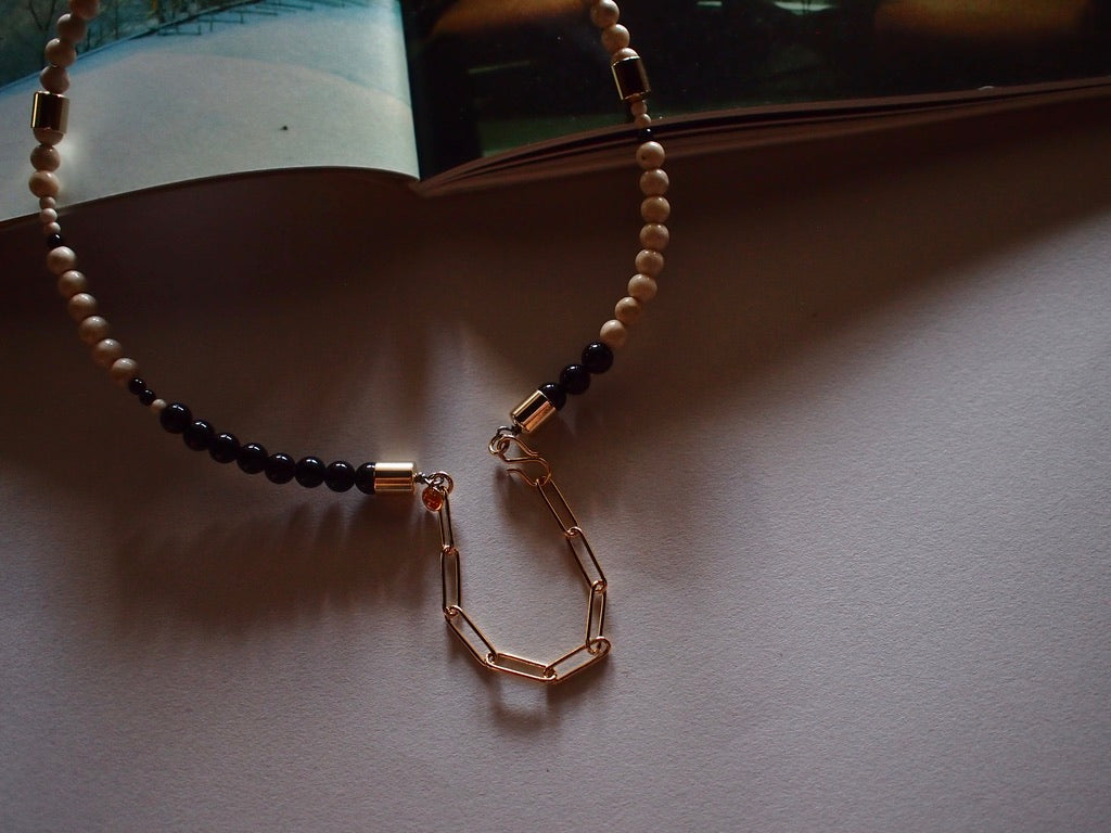 &RINA Stone Wire Necklace_Ivory