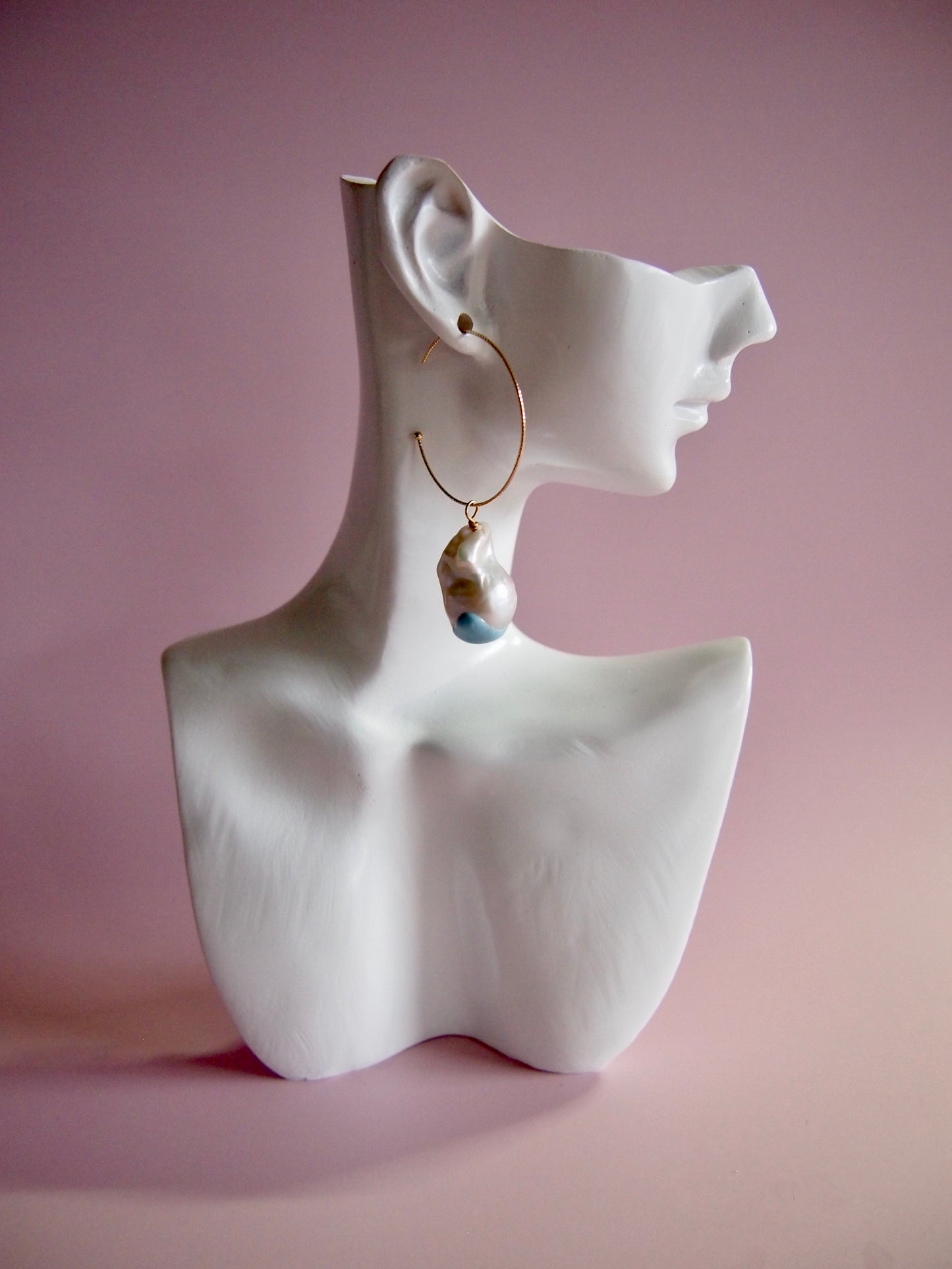 Something BLUE_Hoop earrings L_ Baroque Pearl_WHT K10