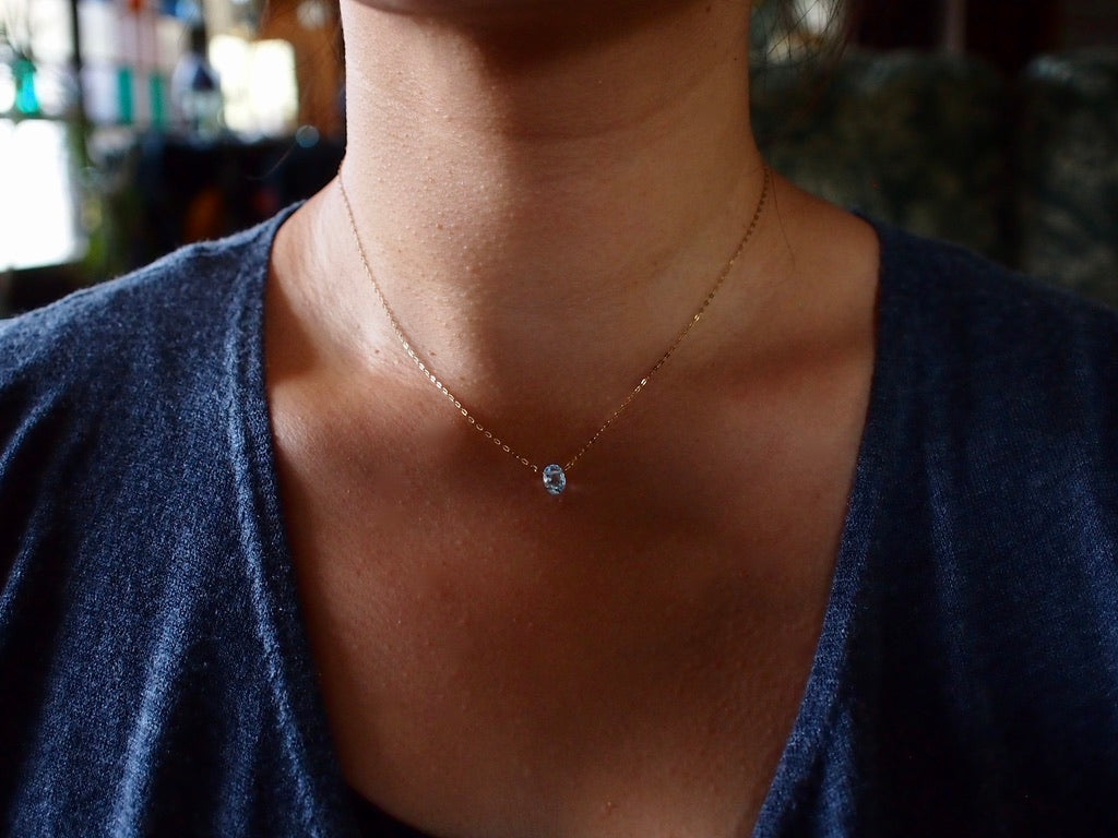 10K NUDE STONE NECKLACE / BLUE TOPAZ cut obal