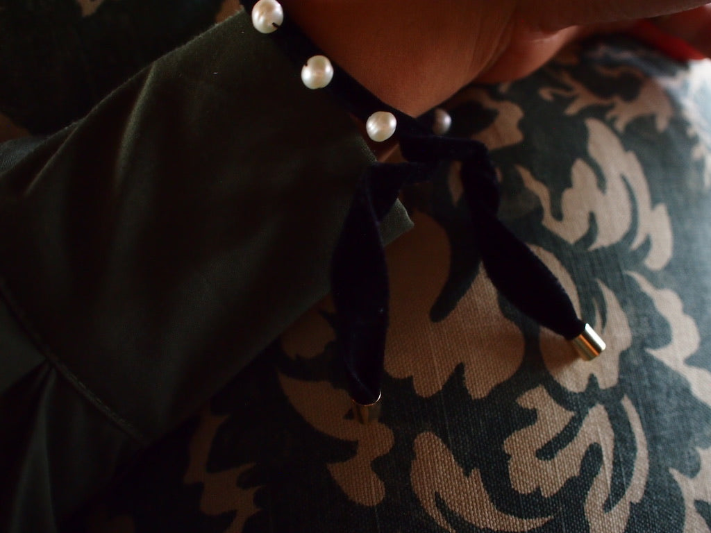 &RINA dots Pearl Ribbon Bracelet_BLK