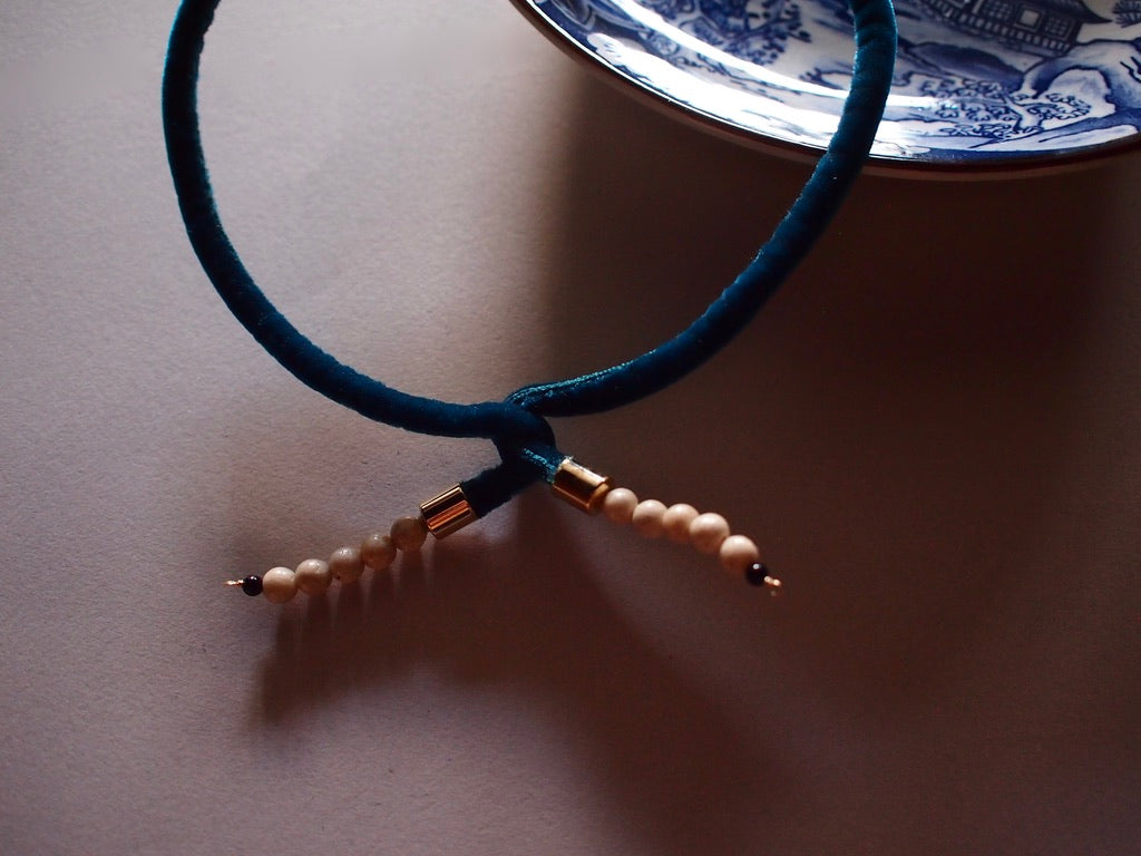 &RINA Side stone Ribbon Choker_Blue