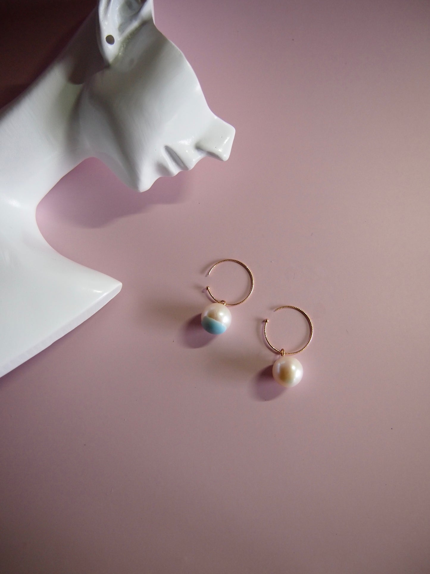 Something BLUE_Hoop earrings S_ Extra large Pearl_WHT K10