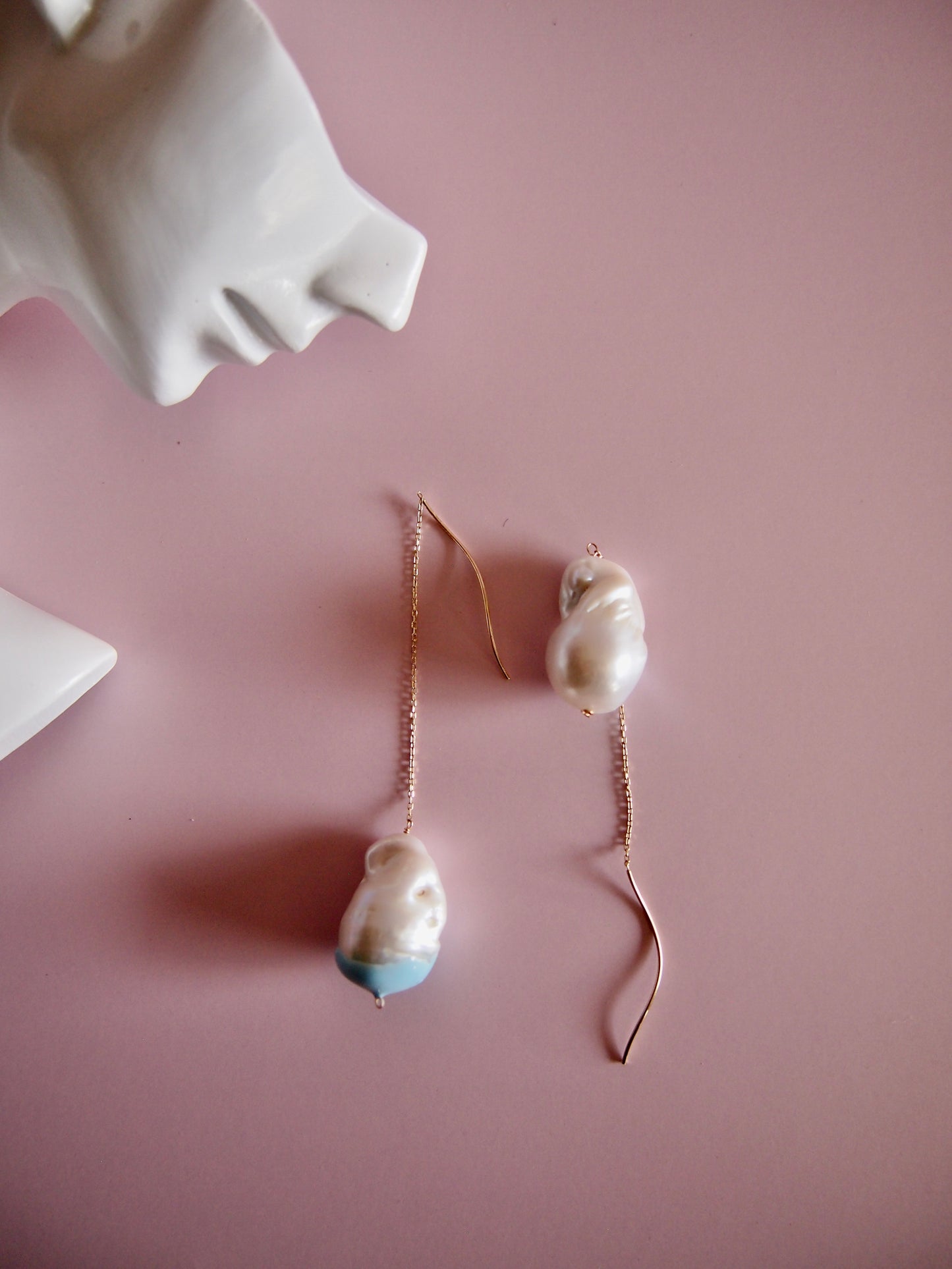 Something BLUE_ Wave long earrings _Baroque Pearl_WHT / Happy Blue K10