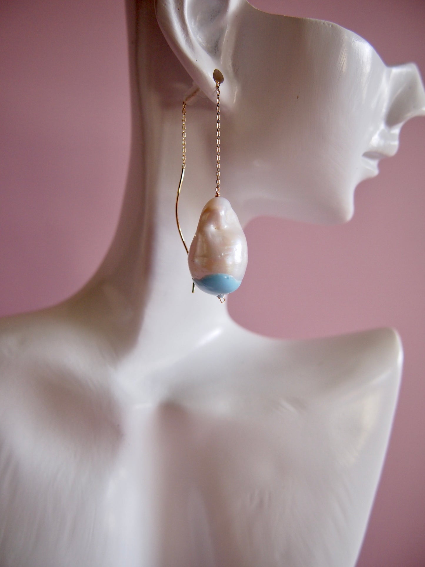 Something BLUE_ Wave long earrings _Baroque Pearl_WHT / Happy Blue K10
