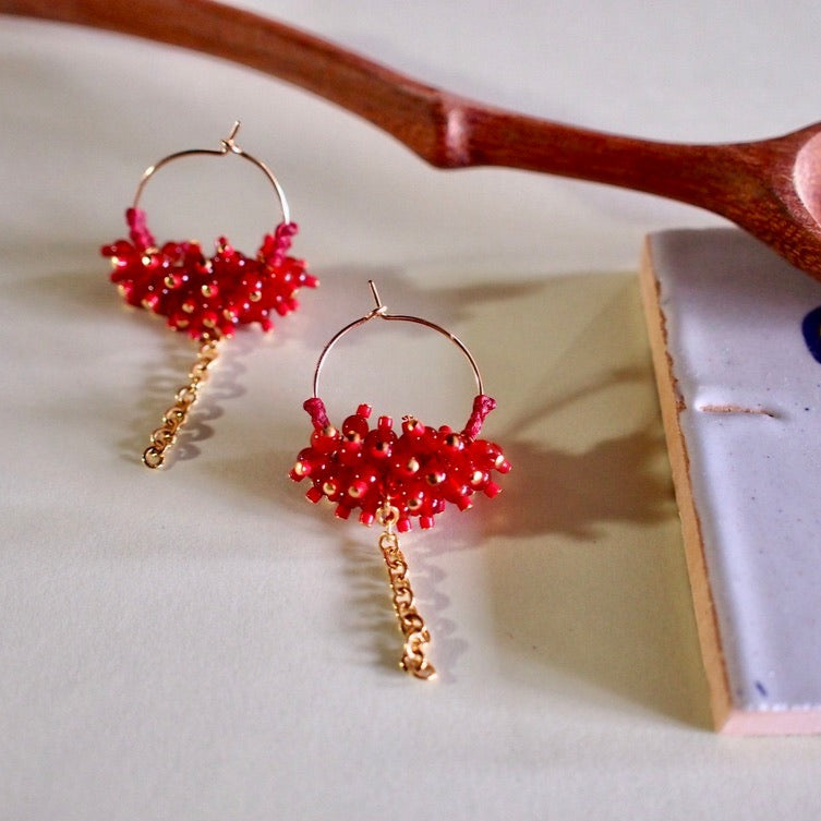 PEBBLY GARDEN HOOP PIERCE_Red