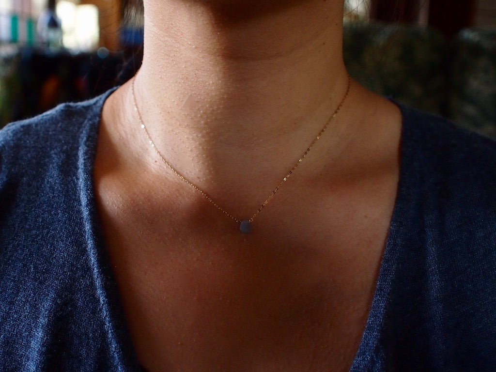 10K NUDE STONE NECKLACE / MOONSTONE cut