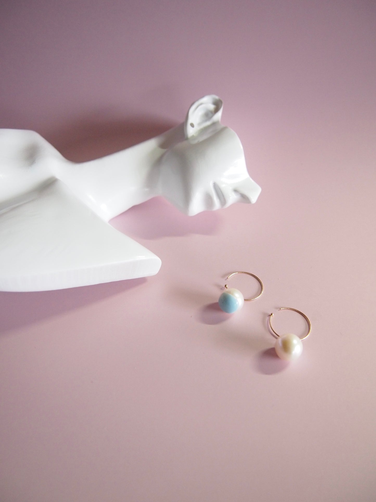 Something BLUE_Hoop earrings S_ Extra large Pearl_WHT K10