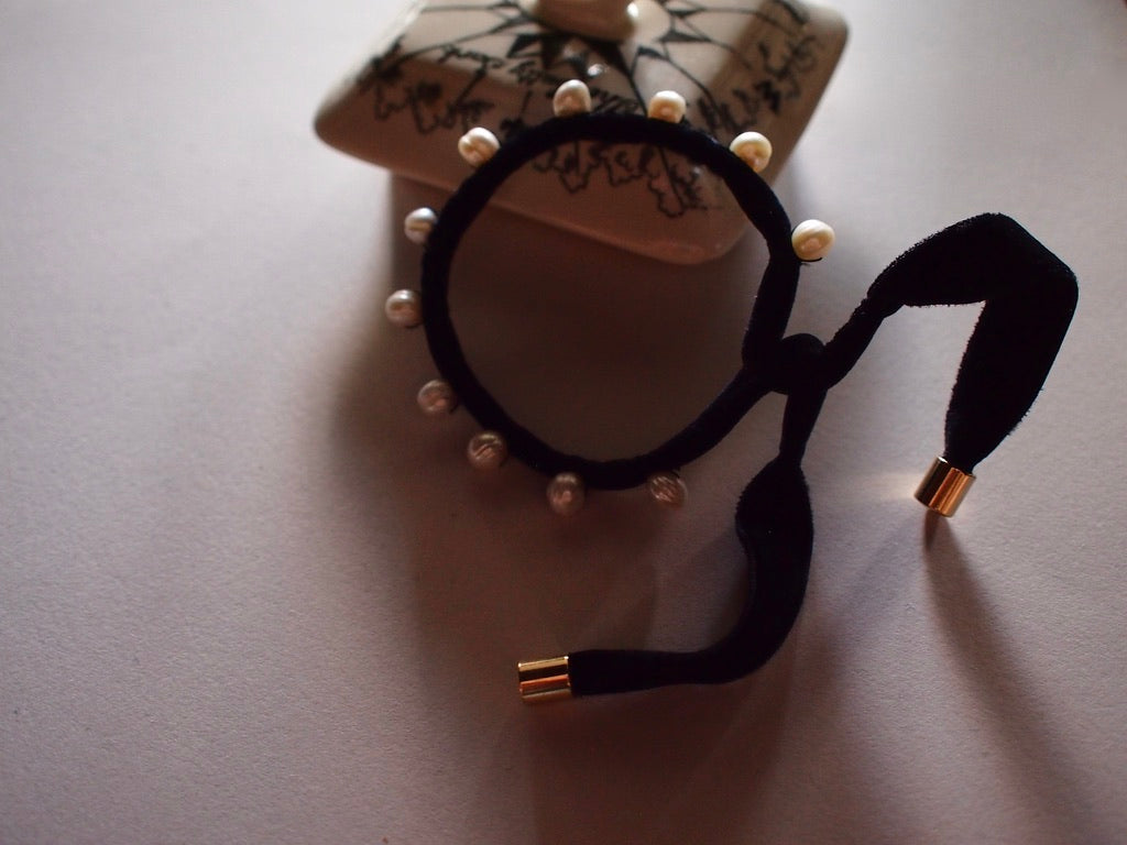 &RINA dots Pearl Ribbon Bracelet_BLK