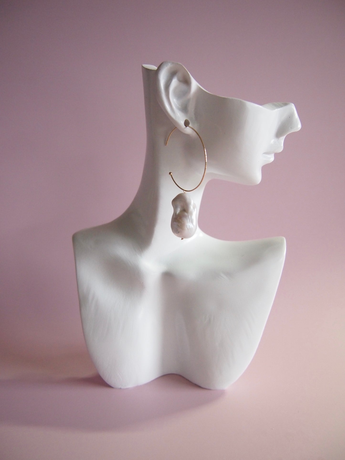 Something BLUE_Hoop earrings L_ Baroque Pearl_WHT K10