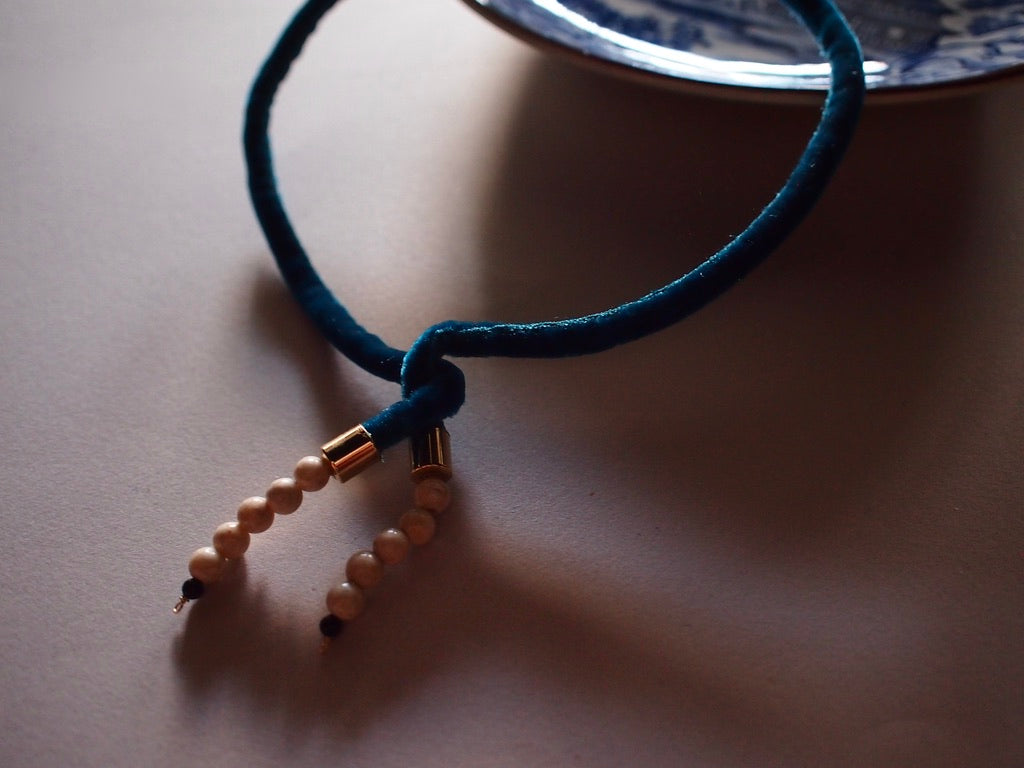 &RINA Side stone Ribbon Choker_Blue