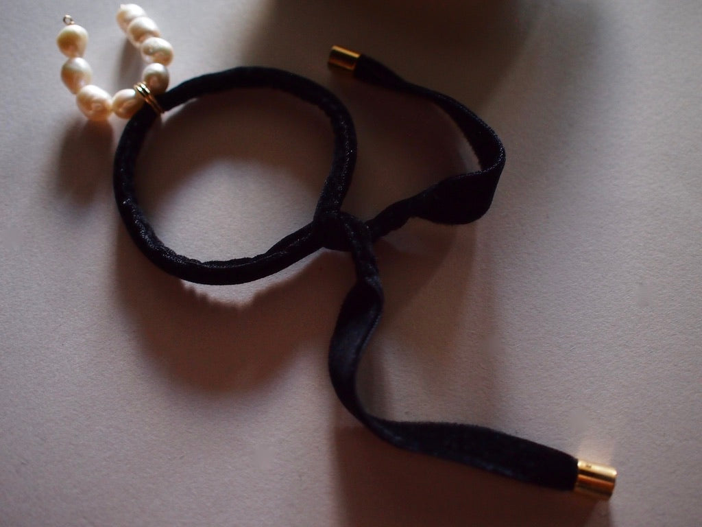 &RINA U Pearl Ribbon Bracelet