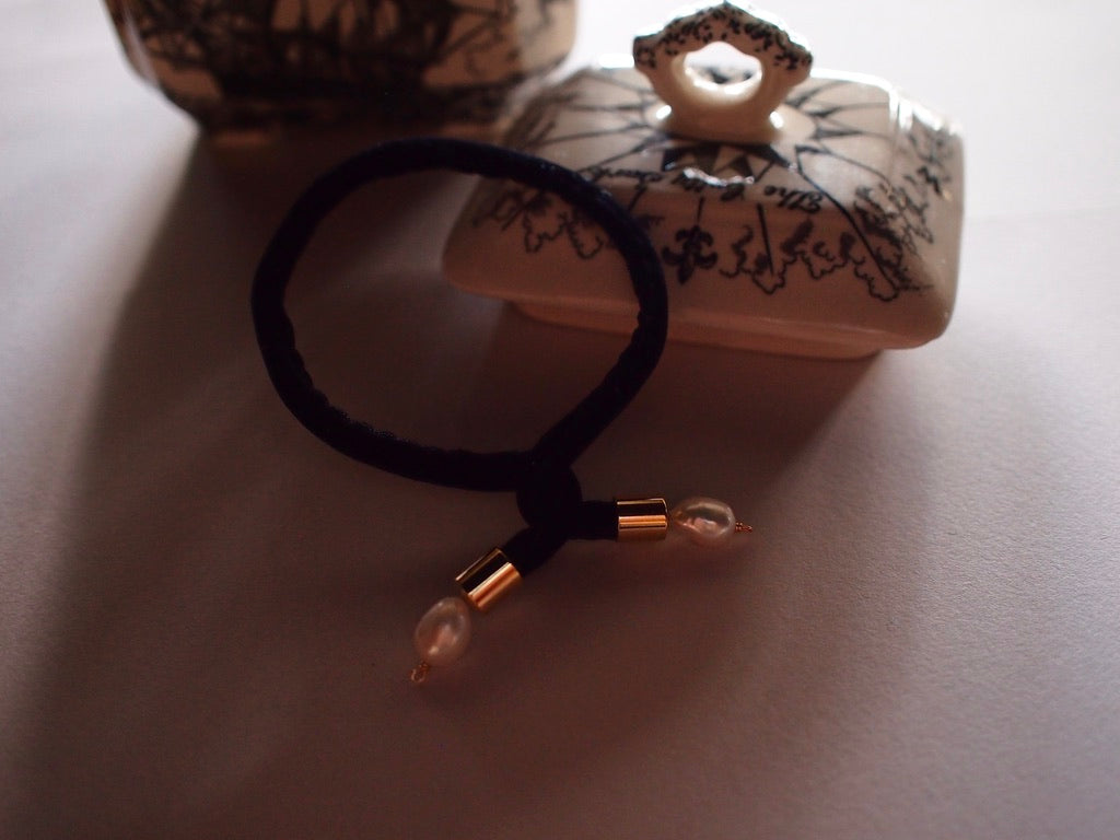 &RINA Side Pearl Ribbon Bracelet_BLK