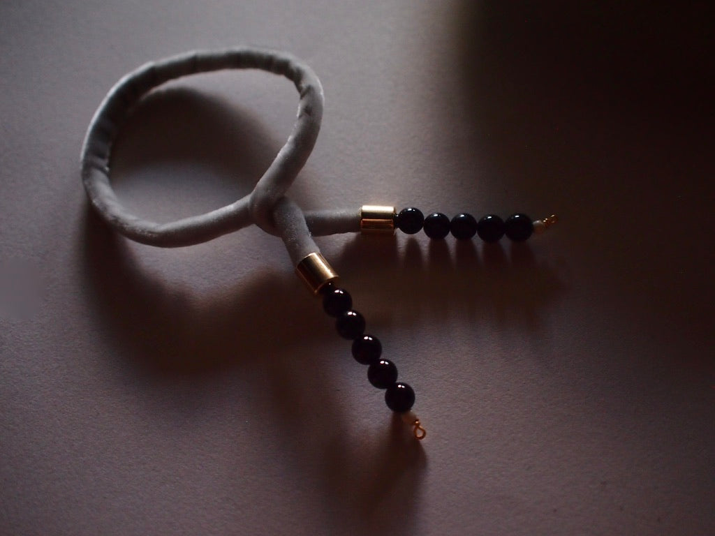 &RINA Side stone Ribbon Bracelet_Gray