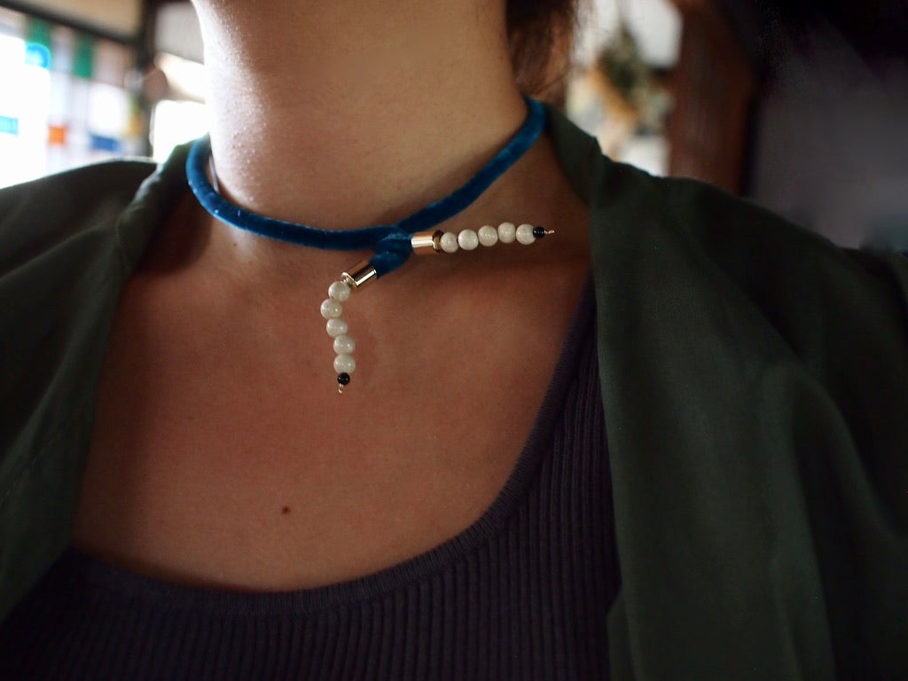 &RINA Side stone Ribbon Choker_Blue