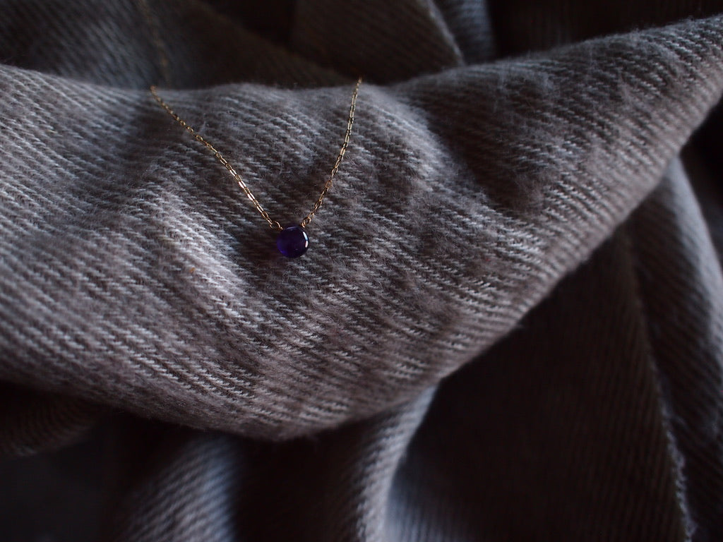 10K NUDE STONE NECKLACE / AMETHYST cut