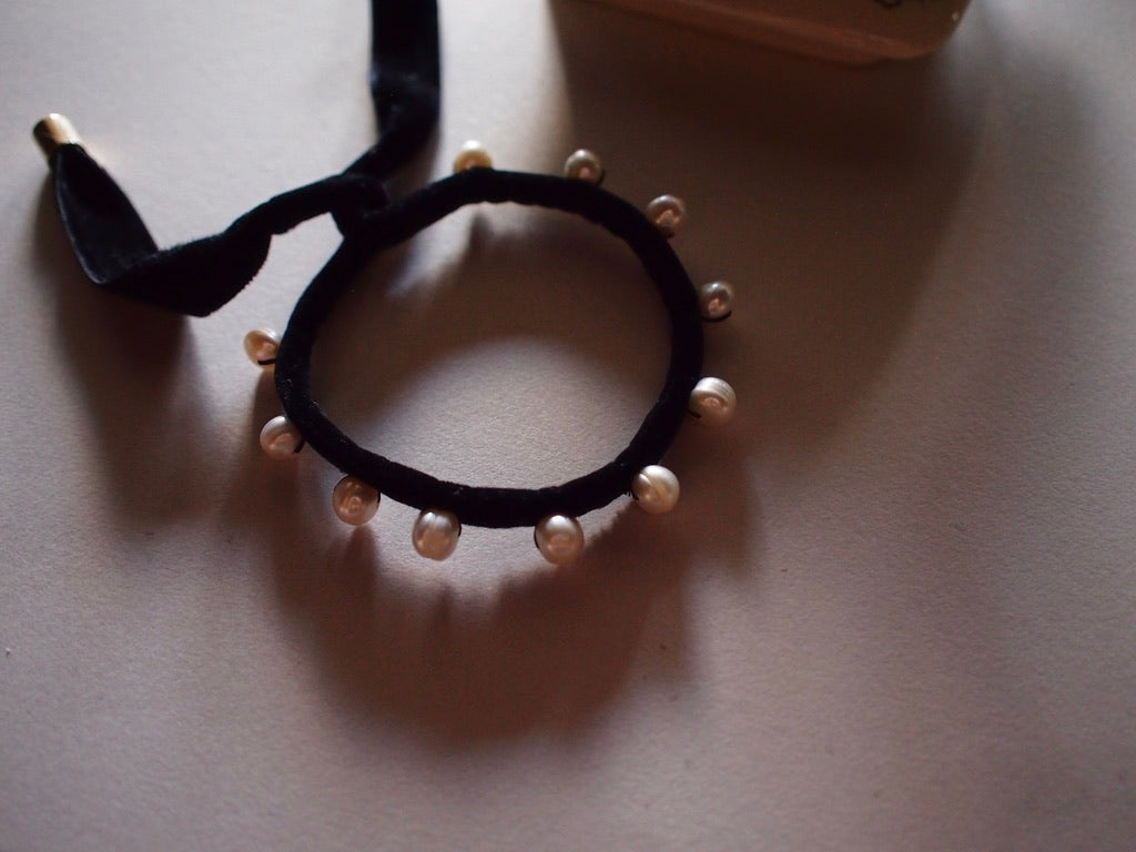 &RINA dots Pearl Ribbon Bracelet_BLK