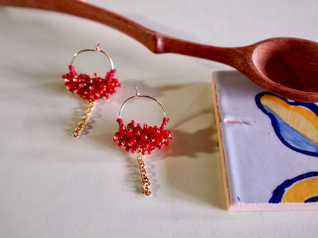 PEBBLY GARDEN HOOP PIERCE_Red