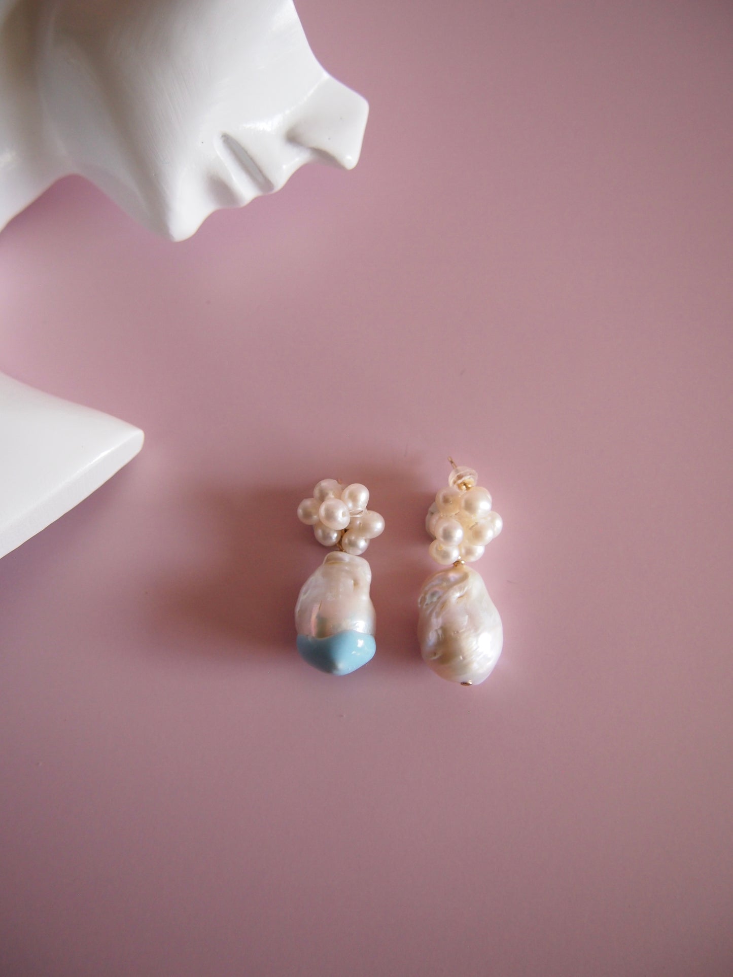 Something BLUE_ Flower earrings _ Baroque Pearl_WHT / Happy Blue K10 ピアス/イヤリング