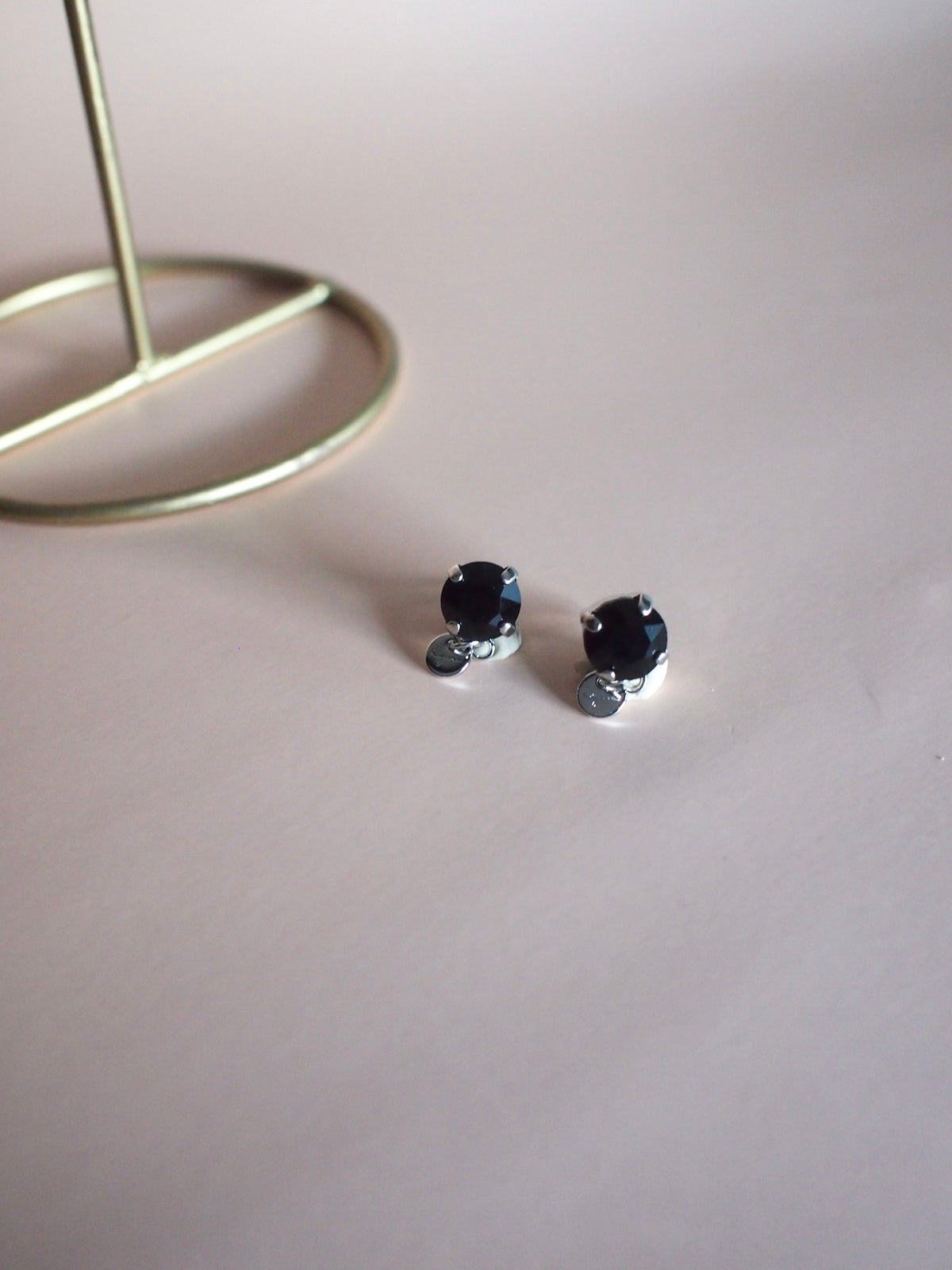 Daily Luxe_jet_Gold/ Silver Crystalピアス・イヤリング