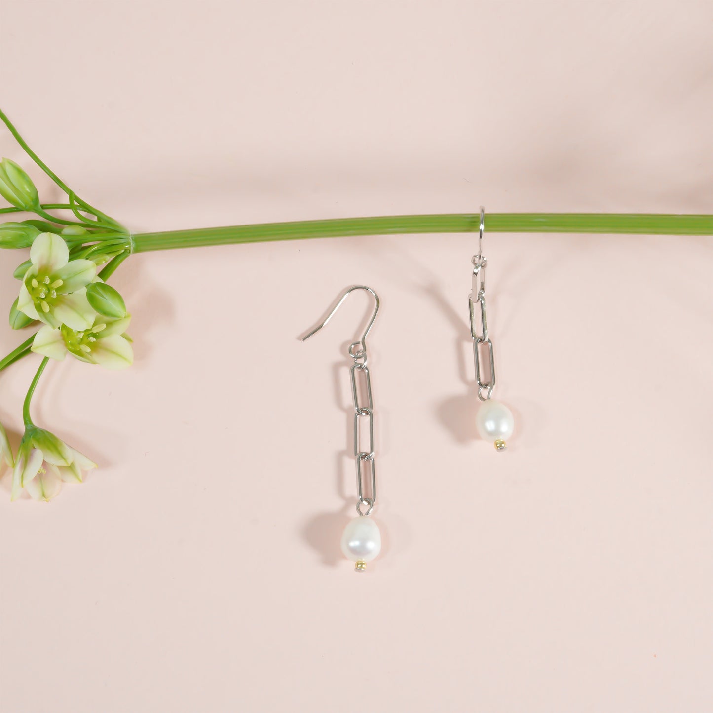 CANDY PEARL PIERCE SHORT