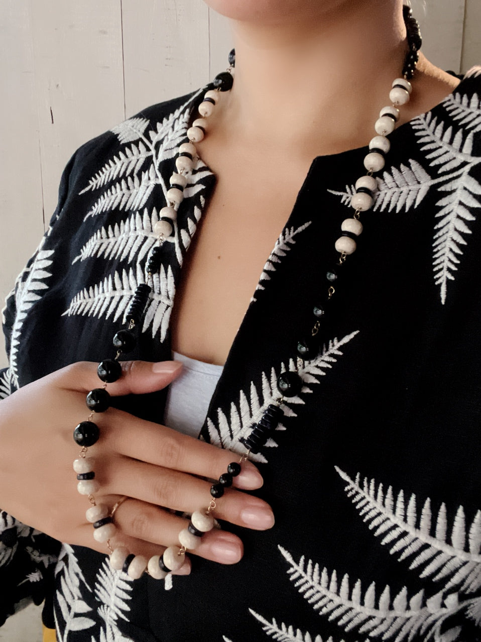 NAVY SUNSET MIDDLE NECKLACE