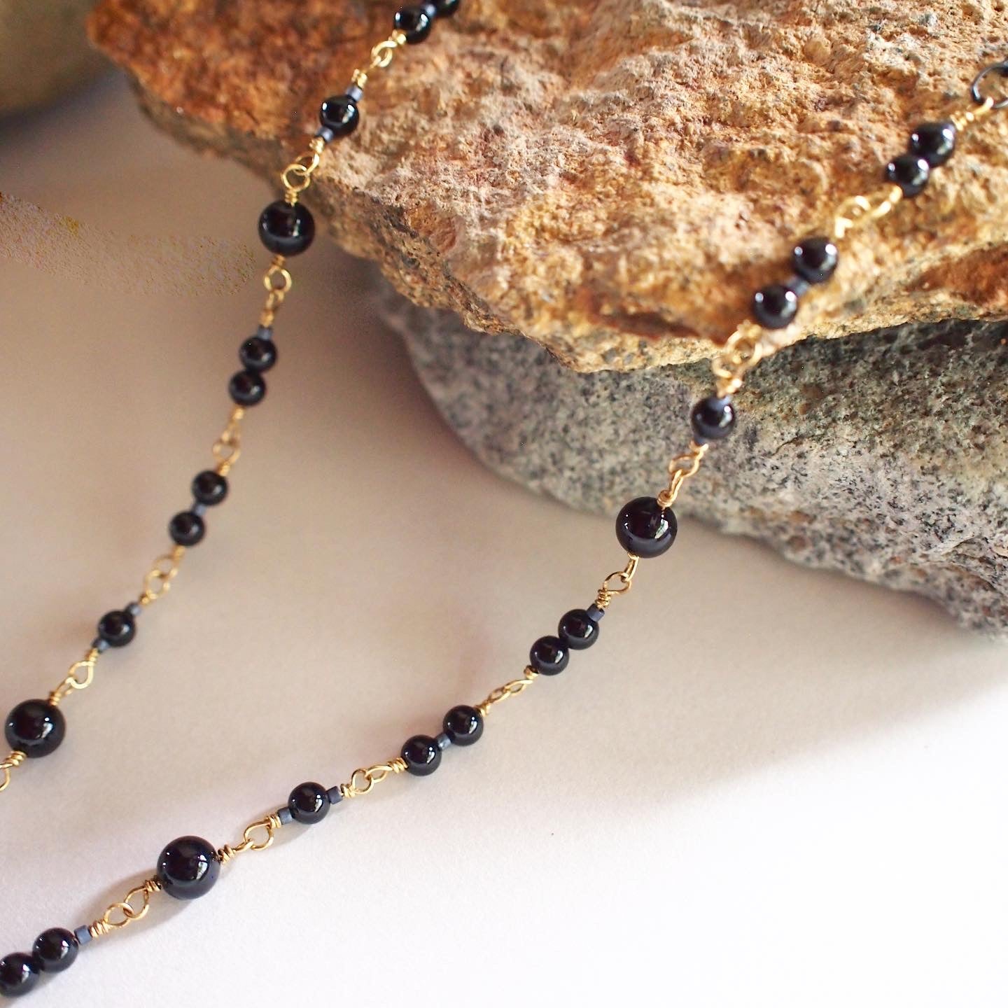 NAVY SUNSET PENDANT NECKLACE