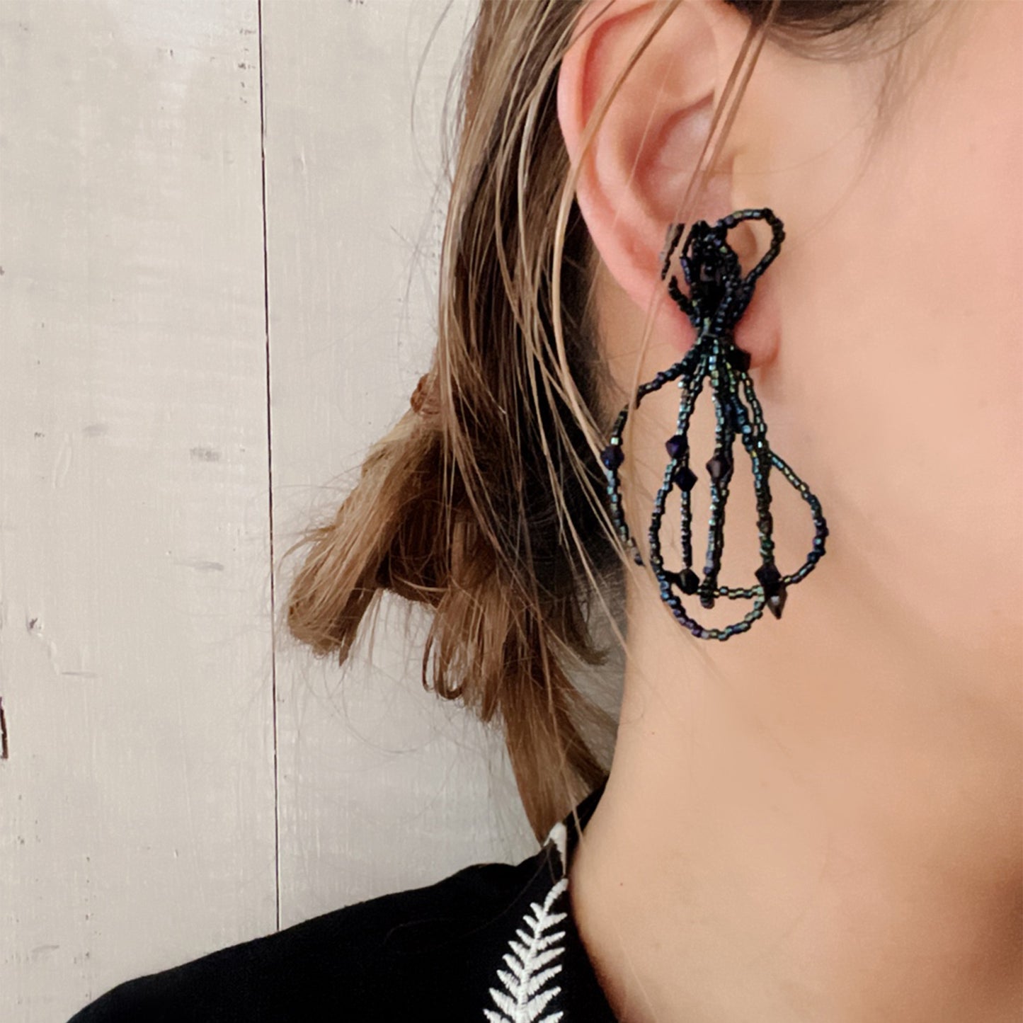 NAVY SUNSET RIBBON PIERCE / EARRING