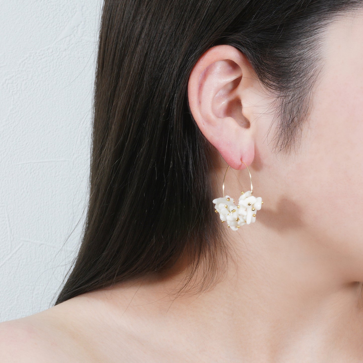 PEBBLY GARDEN HOOP PIERCE