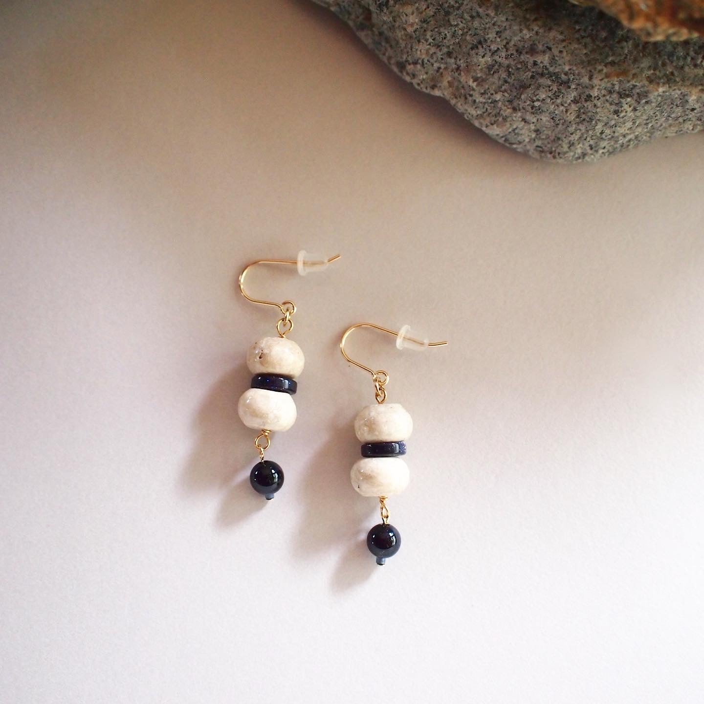 NAVY SUNSET SHORT PIERCE / EARRING