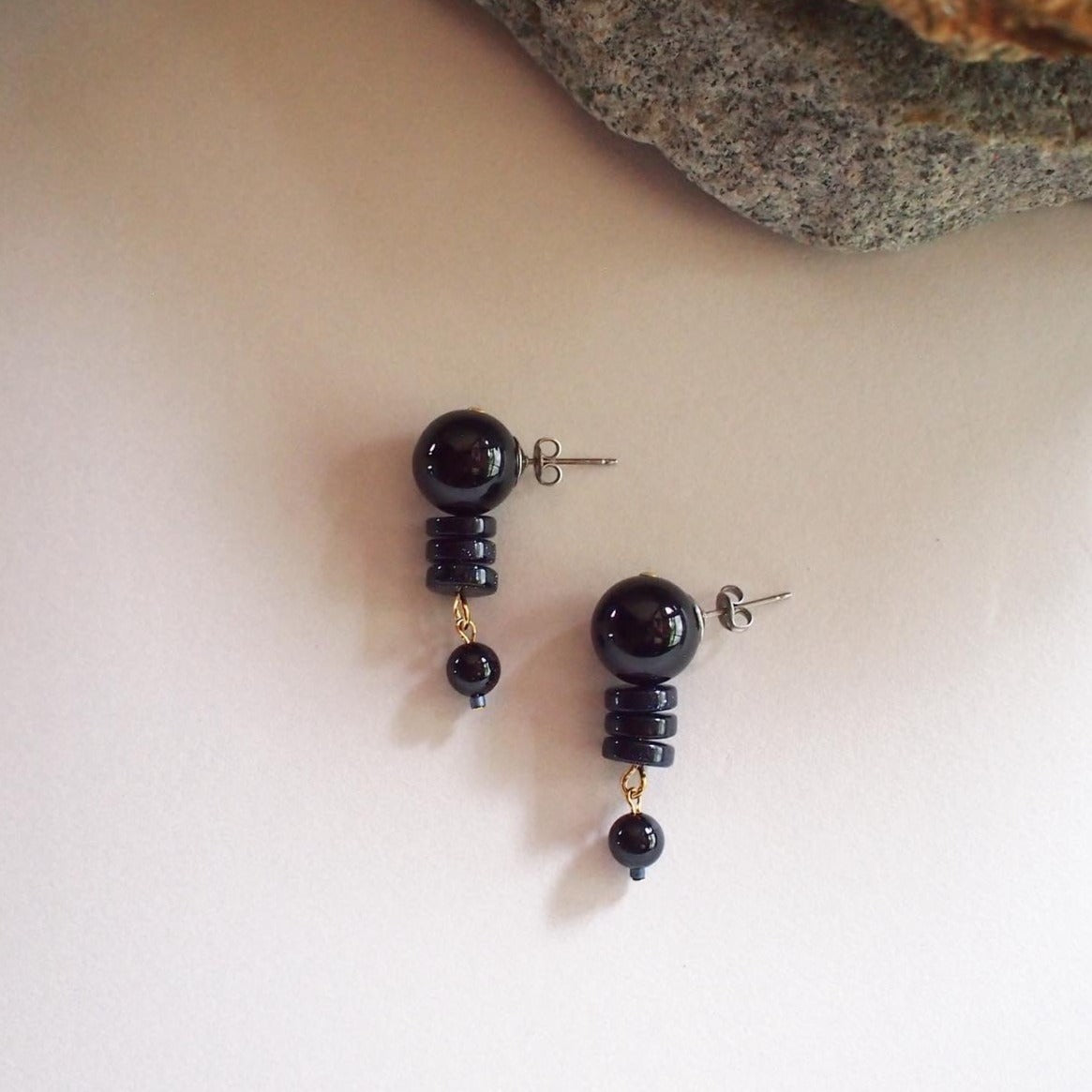NAVY SUNSET SHORT PIERCE / EARRING