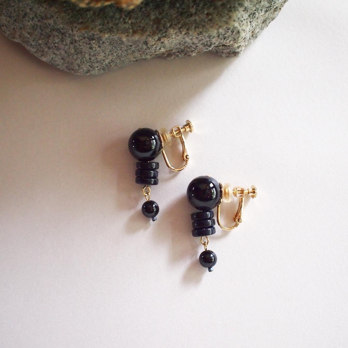 NAVY SUNSET SHORT PIERCE / EARRING