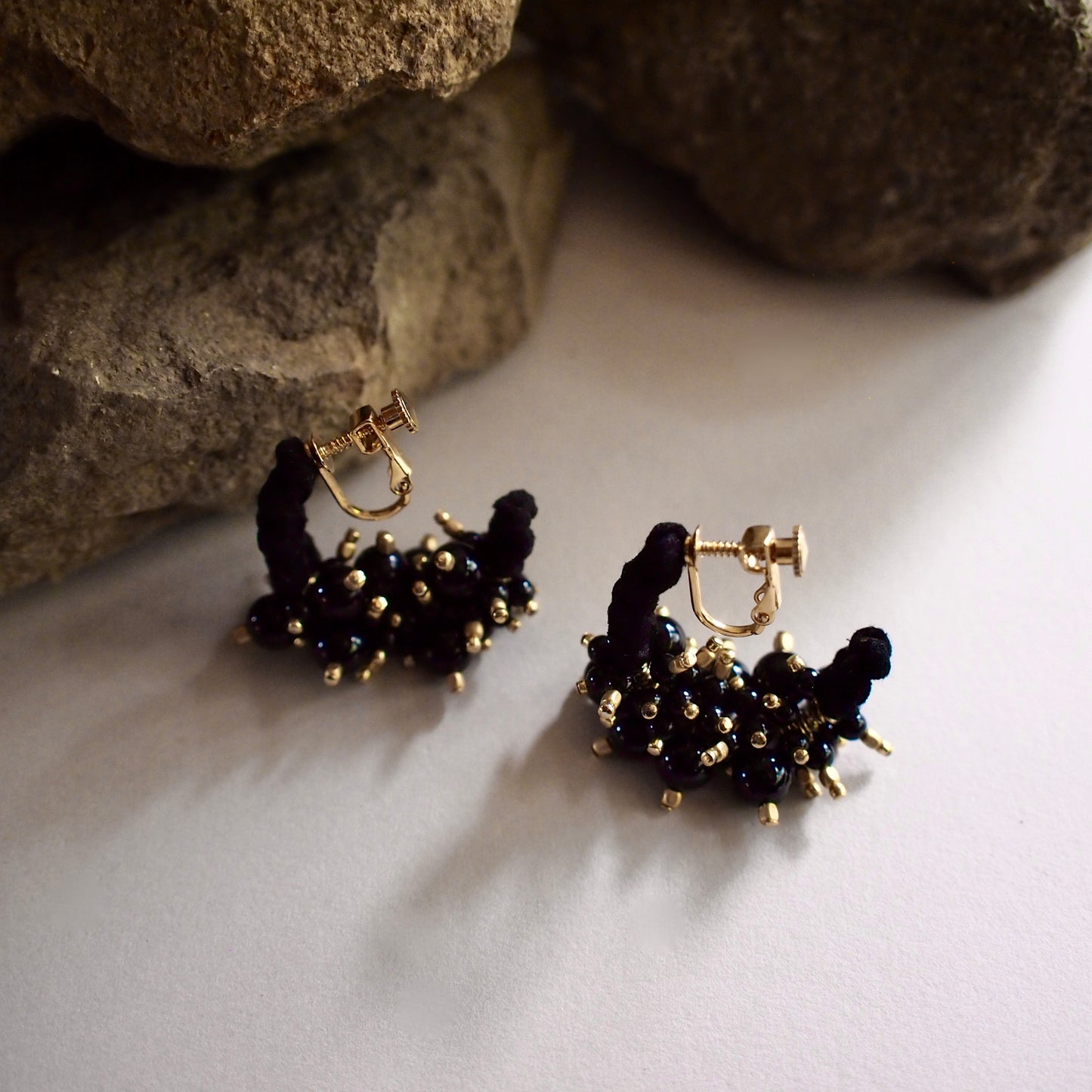 CHELSEA HOOP PIERCE/EARRING_BLACK