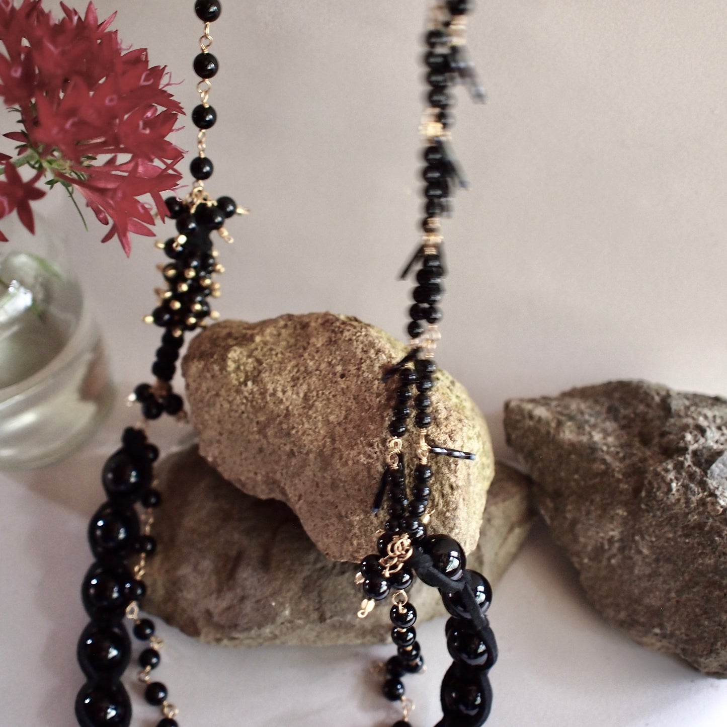 CHELSEA VOLUME LONG NECKLACE_BLACK