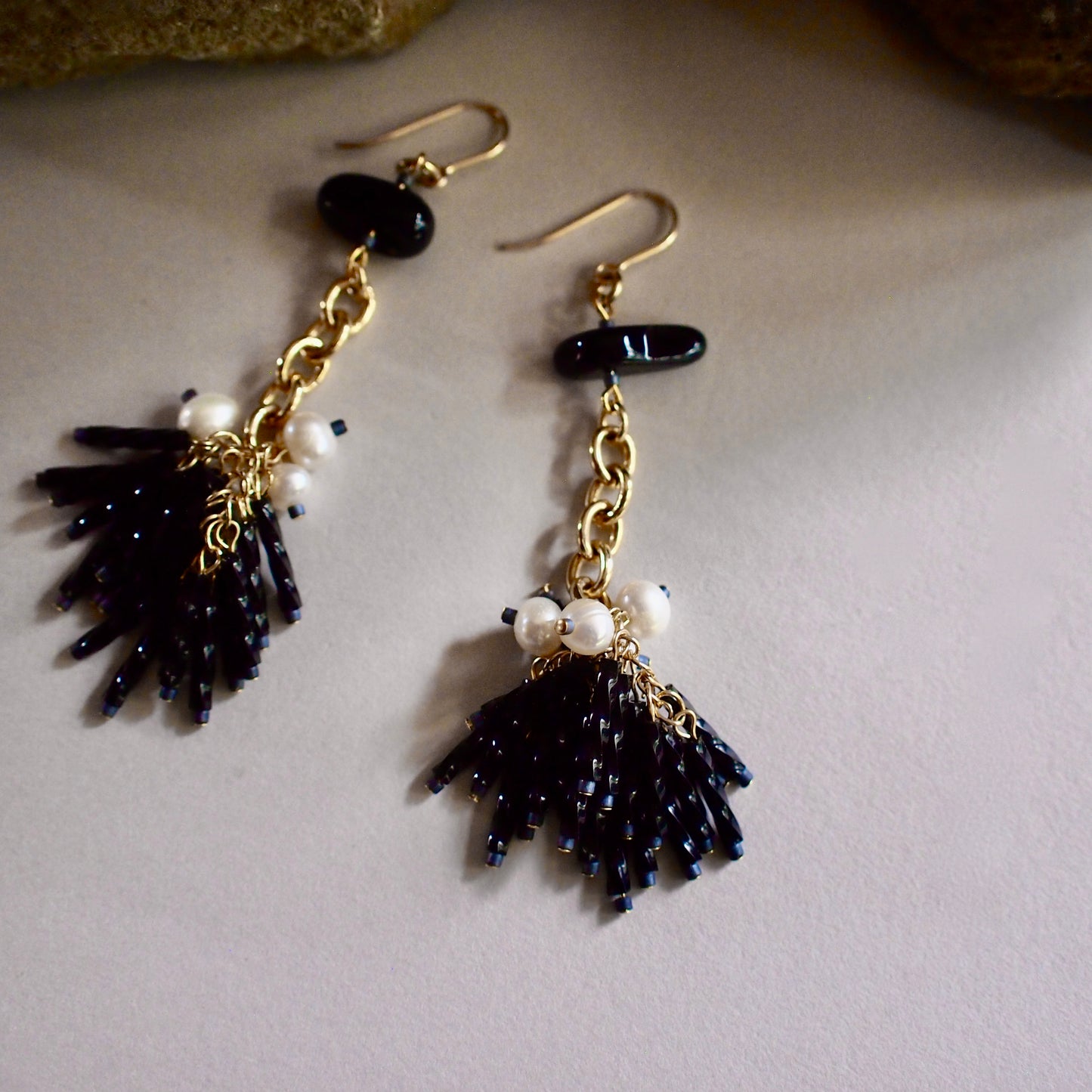 CHELSEA FRINGE PIERCE/EARRINGS_BLACK