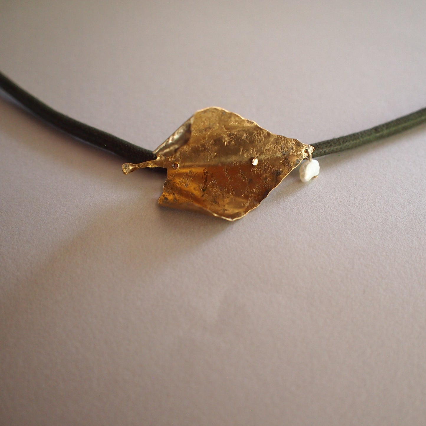 【FUSION】_ DOKUDAMI leaf / Code Choker